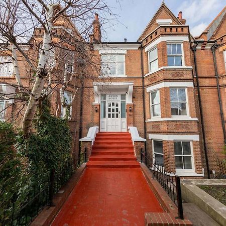 Victorian Beauty With Private Toilet And Shower Near Tube Station London Exterior photo