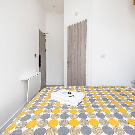 Victorian Beauty With Private Toilet And Shower Near Tube Station London Exterior photo