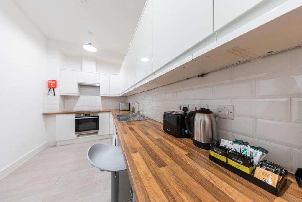 Victorian Beauty With Private Toilet And Shower Near Tube Station London Exterior photo